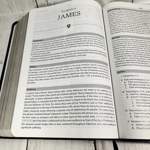 Andrews Study Bible NKJV 2010 Andrews University Press Dark Blue Light Wear - Picture 14 of 16